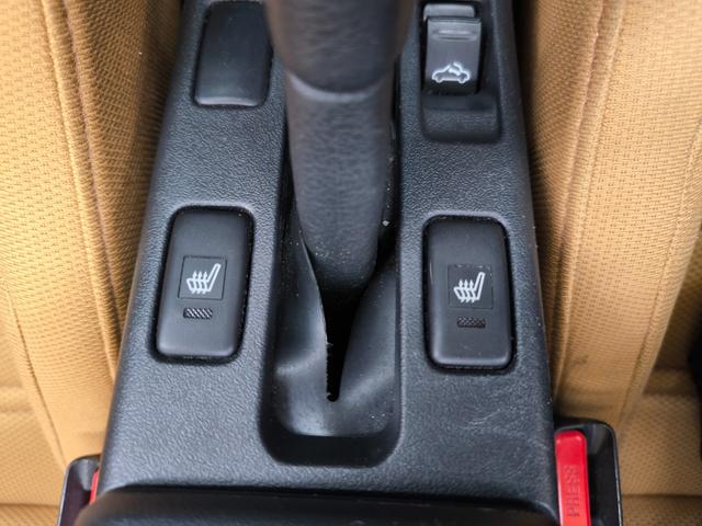 コペン ローブ　走行４万Ｋ台　電動オープンルーフ　５速マニュアル車　シートヒーター　ナビ　Ｂカメラ　フルセグＴＶ　ＬＥＤヘッドライト　取説整備手帳　スマートキー　純正１６ＡＷ　盗難防止システム　衝突安全ボディ（36枚目）