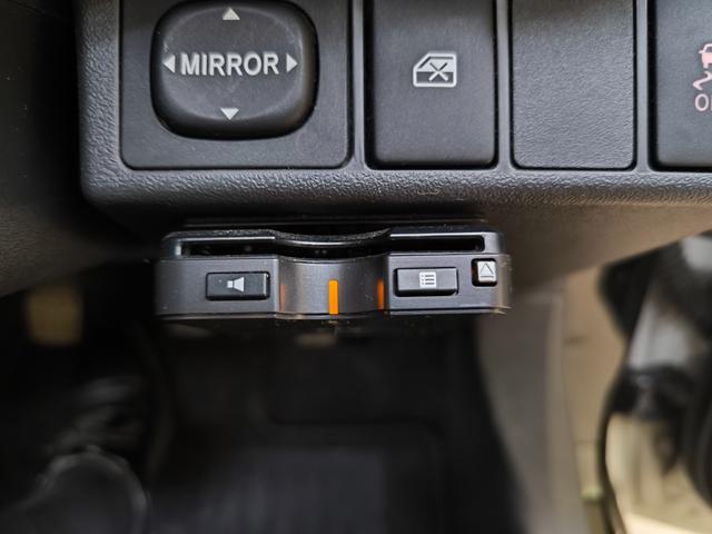 コペン ローブ　走行４万Ｋ台　電動オープンルーフ　５速マニュアル車　シートヒーター　ナビ　Ｂカメラ　フルセグＴＶ　ＬＥＤヘッドライト　取説整備手帳　スマートキー　純正１６ＡＷ　盗難防止システム　衝突安全ボディ（41枚目）