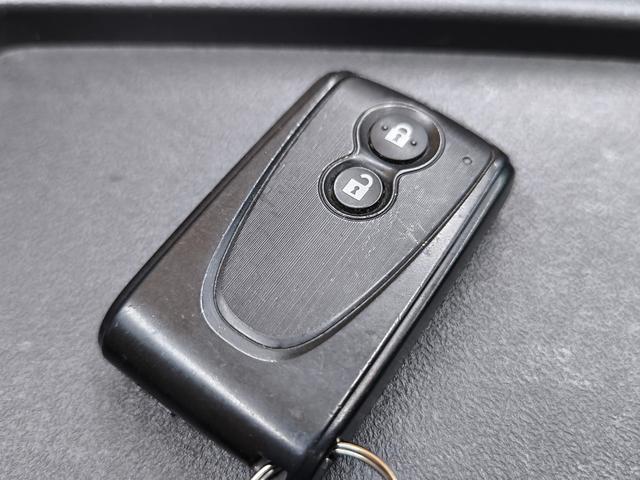 コペン ローブ　走行４万Ｋ台　電動オープンルーフ　５速マニュアル車　シートヒーター　ナビ　Ｂカメラ　フルセグＴＶ　ＬＥＤヘッドライト　取説整備手帳　スマートキー　純正１６ＡＷ　盗難防止システム　衝突安全ボディ（50枚目）