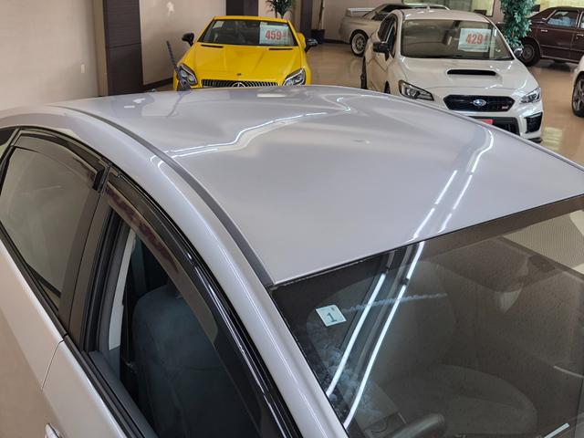 プリウス Ｇ　ワンオーナー　禁煙車　純正ＴＶ付ナビ　バックカメラ　スマートキー　プッシュスタート　キーレスエントリー　ＥＴＣ　クルーズコントロール　純正１５インチアルミホイール　取扱説明書　整備手帳　スペアキー（15枚目）