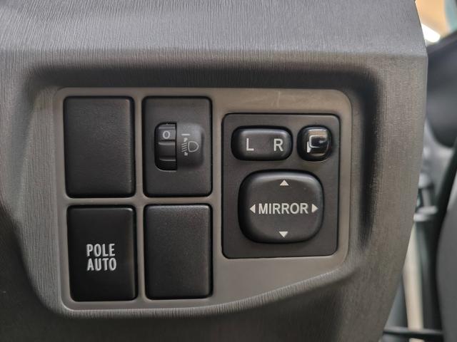 プリウス Ｇ　ワンオーナー　禁煙車　純正ＴＶ付ナビ　バックカメラ　スマートキー　プッシュスタート　キーレスエントリー　ＥＴＣ　クルーズコントロール　純正１５インチアルミホイール　取扱説明書　整備手帳　スペアキー（34枚目）