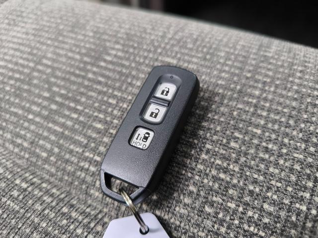 N-BOX G・Lホンダセンシング ワンオーナー 禁煙車 走行3万K台 電動スライドドア ナビ Bカメラ フルセグTV ホンダセンシング クルコン 純正ドラレコ前後 取説整備手帳 スペアキー ETC 盗難防止システム シートヒーター(51枚目)