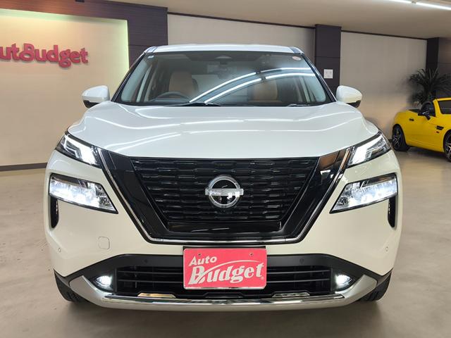 令和６年式エクストレイル入荷しました！禁煙車で走行２万Ｋ台！！内装はナッパレザーで純正ナビ、Ｂカメラ、全方位モニター付きです！！