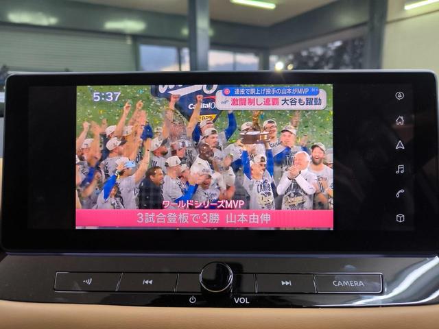 フルセグＴＶも視聴できます！！画像も鮮明で運転席・助手席と快適ですね！！