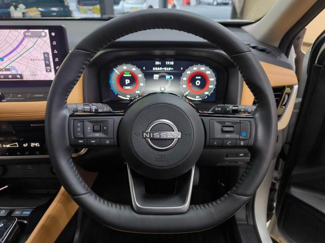 すっきりしたハンドルまわり！！運転席周りの操作がしやすい作りになってますね！！