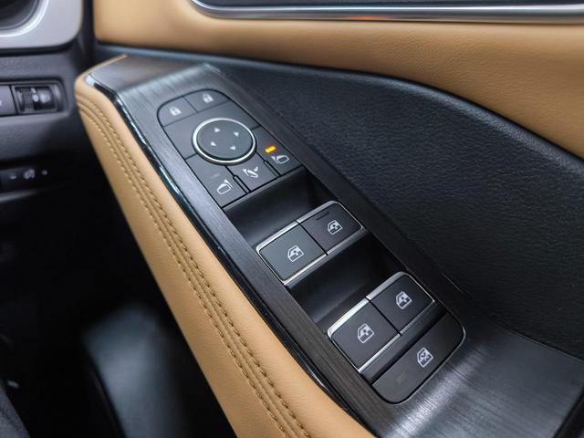 電動格納ミラー付きです！駐車時には折りたたんで、スペース確保♪