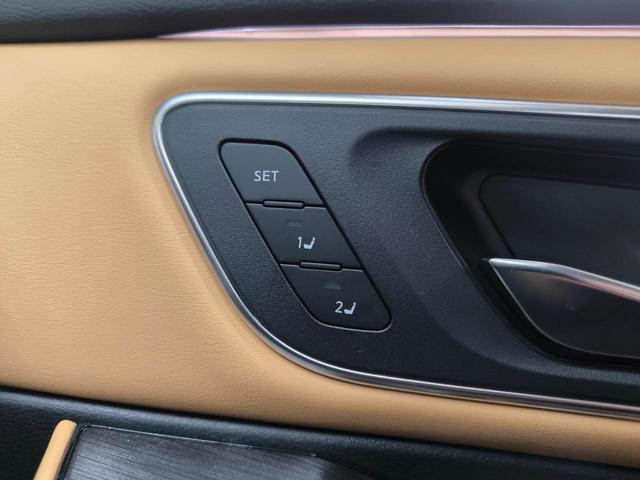 シートメモリー機能付きですので登録することで瞬時に人物や状況に合わせて高さや角度を調節することが可能です！