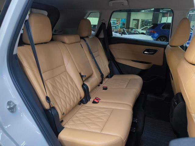 後列シートも前列同様に状態良好です♪足元も広々としているのでゆっくりとくつろいで過ごすことができます♪