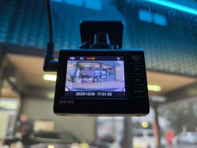 ステラ カスタムR スマートアシスト 禁煙車 車検整備付き 純14AW プッシュスタート スマートキー 取説整備手帳 ETC LEDヘッドライト 盗難防止システム 衝突安全ボディ 衝突軽減ブレーキ アクセル踏み違い防止システム 横滑り防止(28枚目)