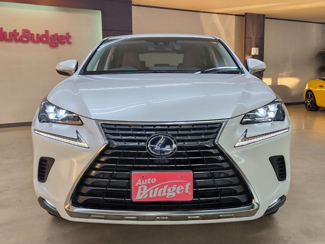 平成３０年式レクサスＮＸ入荷しました！ワンオーナーで禁煙車！走行３万Ｋ台で車検Ｒ９年１月まで！内外装、機関共に良好ですので是非お問い合わせください！