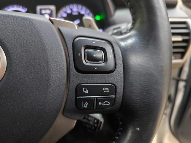 クルーズコントロールも装着済みで高速道路が楽々！アクセルを離しても一定速度で走行ができる装備です。加速減速もスイッチ操作で調整可能です！