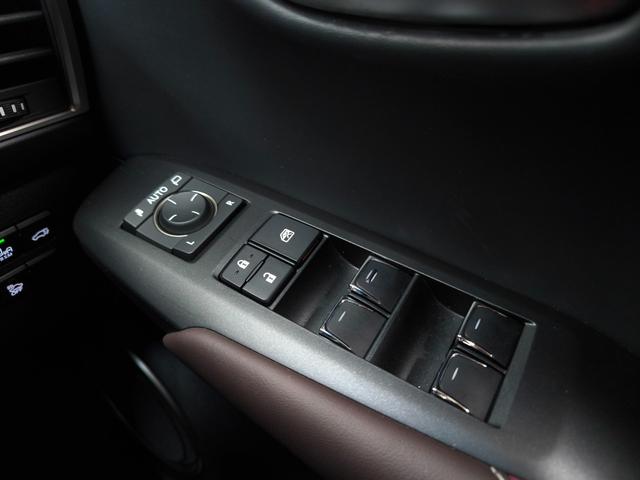 電動格納ミラー付きです！駐車時には折りたたんで、スペース確保♪