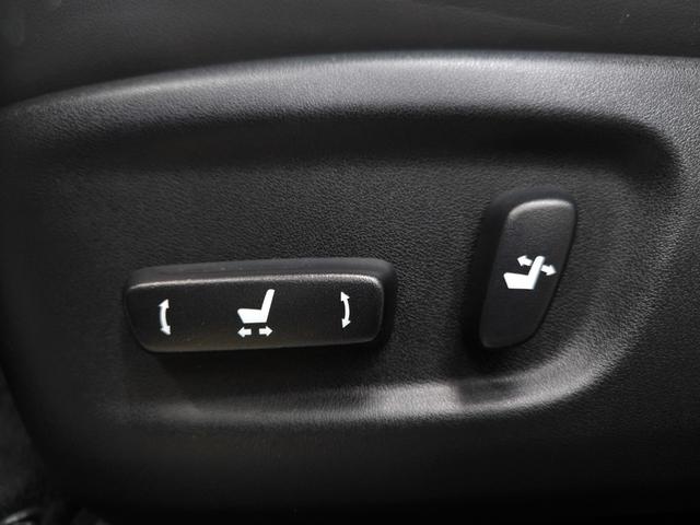 電動シートでシート調整も楽々！！