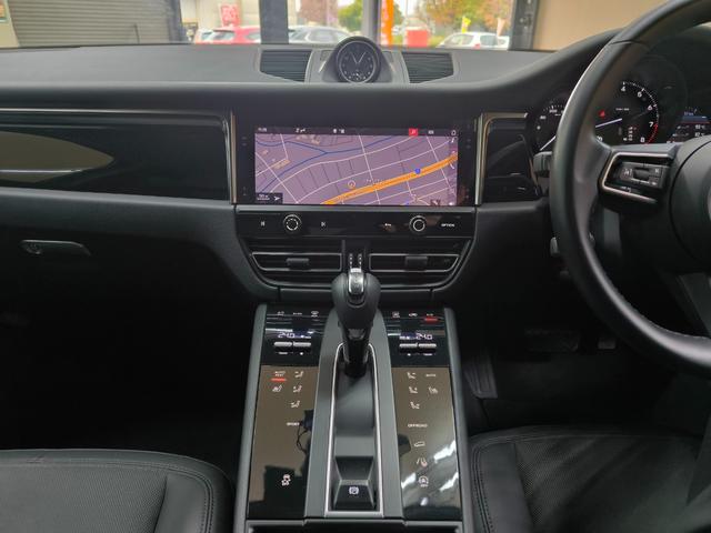 マカン マカン ユーザー買取車!ワンオーナー!禁煙車!純ナビ!360°カメラ!ハーフレザーシート!シートヒーター!マカンS用オプション20インチアルミ!ブラインドスポットモニター!パワーバックドア!LEDヘッドライト(23枚目)