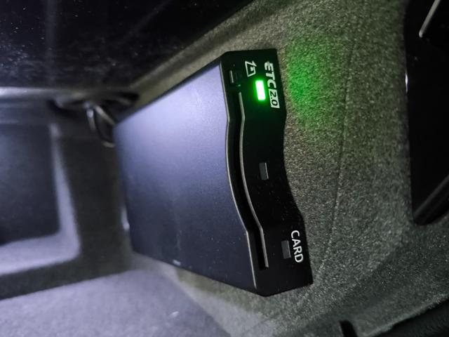 マカン マカン ユーザー買取車!ワンオーナー!禁煙車!純ナビ!360°カメラ!ハーフレザーシート!シートヒーター!マカンS用オプション20インチアルミ!ブラインドスポットモニター!パワーバックドア!LEDヘッドライト(41枚目)