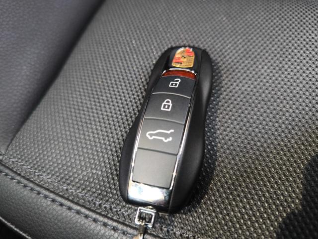 マカン マカン ユーザー買取車!ワンオーナー!禁煙車!純ナビ!360°カメラ!ハーフレザーシート!シートヒーター!マカンS用オプション20インチアルミ!ブラインドスポットモニター!パワーバックドア!LEDヘッドライト(52枚目)