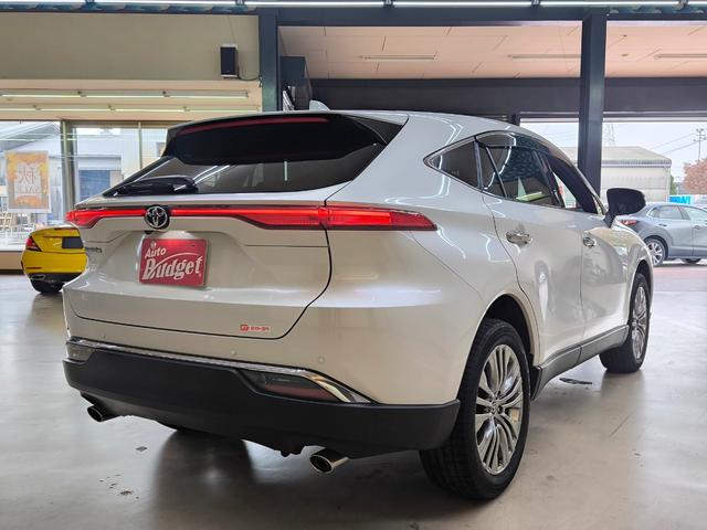 ハリアー Ｚ　レザーパッケージ　ワンオーナー！禁煙車！純１２．３インチディスプレイナビ・フルセグ！バックカメラ！ＪＢＬサウンドシステム！２．０ＥＴＣ！セーフティセンス！電動バックドア！ブラインドスポットモニター！４ＷＤ！（5枚目）