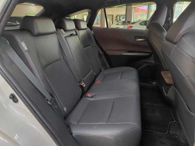 ハリアー Ｚ　レザーパッケージ　ワンオーナー！禁煙車！純１２．３インチディスプレイナビ・フルセグ！バックカメラ！ＪＢＬサウンドシステム！２．０ＥＴＣ！セーフティセンス！電動バックドア！ブラインドスポットモニター！４ＷＤ！（46枚目）