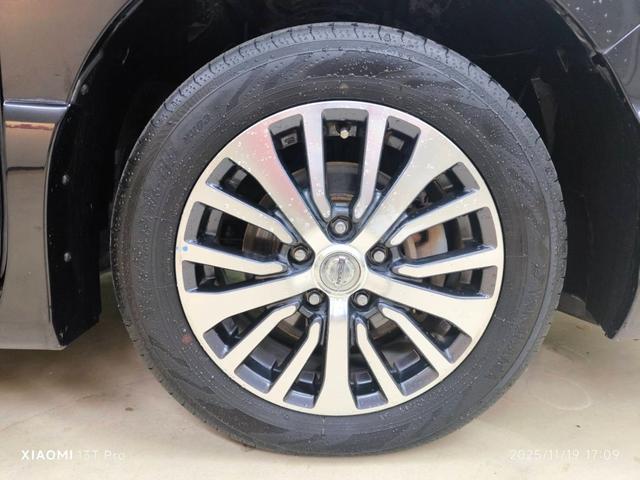 セレナ ハイウェイスター　Ｖセレクション＋セーフティ　ＳＨＶ　禁煙車　ユーザー買取車！両側パワースライドドア！エマージェンシーブレーキ！純正８インチナビ・フルセグＴＶ！フリップダウンモニター！アラウンドビューモニター！キセノンライト！インテリジェントキー！（15枚目）