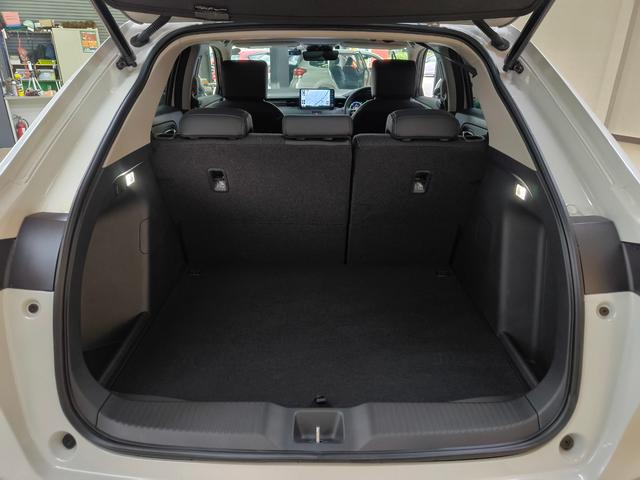 ヴェゼル e:HEV Z ワンオーナー 禁煙車 走行1万K台 車検R10/3 純正9インチナビ フルセグTV Bカメラ ブレーキホールド ハーフレザーシート ホンダセンシング 電動リアハッチ シートヒーター レーダークルコン(38枚目)