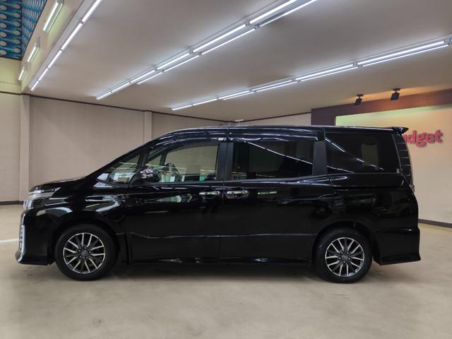 ヴォクシー ＺＳ　煌ＩＩ　ワンオーナー　禁煙車　走行４万Ｋ台　純正１０．５インチナビ　フルセグＴＶ　バックカメラ　フリップダウンモニター　両側電動スライドドア　衝突軽減ブレーキ　取説整備手帳　スペアキー　純正１６ＡＷ　ＥＴＣ（8枚目）