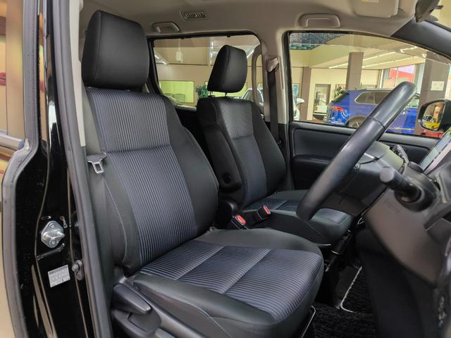 ヴォクシー ＺＳ　煌ＩＩ　ワンオーナー　禁煙車　走行４万Ｋ台　純正１０．５インチナビ　フルセグＴＶ　バックカメラ　フリップダウンモニター　両側電動スライドドア　衝突軽減ブレーキ　取説整備手帳　スペアキー　純正１６ＡＷ　ＥＴＣ（36枚目）