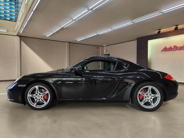 ケイマン Ｓ　ワンオーナー　禁煙車　左ハンドル　走行２万Ｋ台　６速マニュアル車　ハーフレザー　シートヒーター　ナビ　フルセグＴＶ　取説整備手帳　スペアキー　盗難防止システム　　純正１８ＡＷ　ＥＴＣ　横滑り防止機能（8枚目）