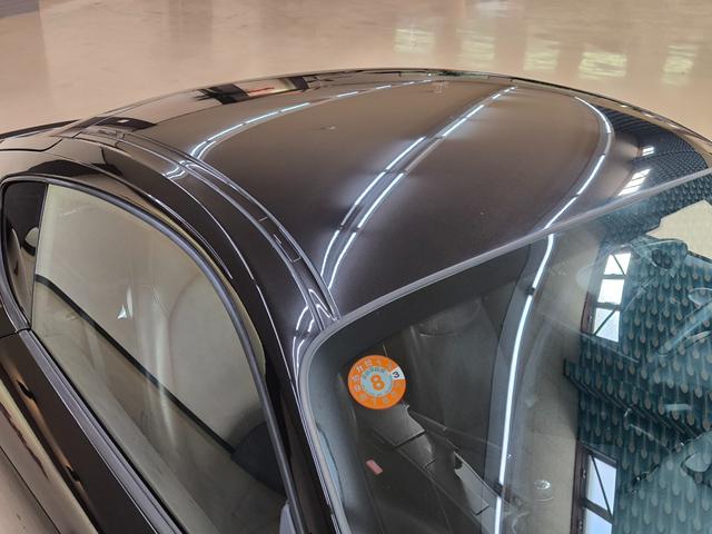 ケイマン Ｓ　ワンオーナー　禁煙車　左ハンドル　走行２万Ｋ台　６速マニュアル車　ハーフレザー　シートヒーター　ナビ　フルセグＴＶ　取説整備手帳　スペアキー　盗難防止システム　　純正１８ＡＷ　ＥＴＣ　横滑り防止機能（13枚目）