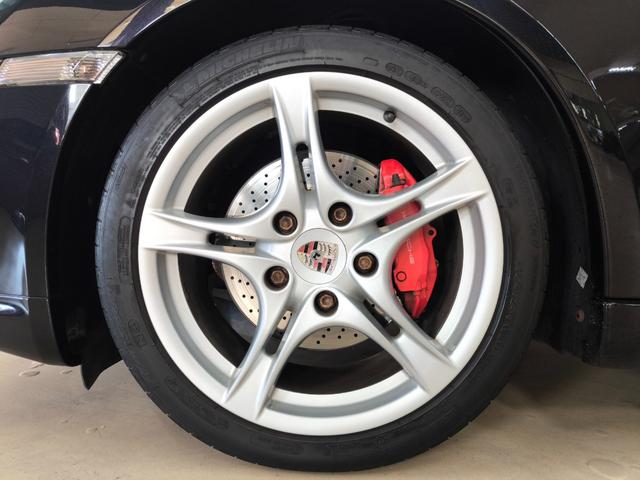 ケイマン Ｓ　ワンオーナー　禁煙車　左ハンドル　走行２万Ｋ台　６速マニュアル車　ハーフレザー　シートヒーター　ナビ　フルセグＴＶ　取説整備手帳　スペアキー　盗難防止システム　　純正１８ＡＷ　ＥＴＣ　横滑り防止機能（18枚目）