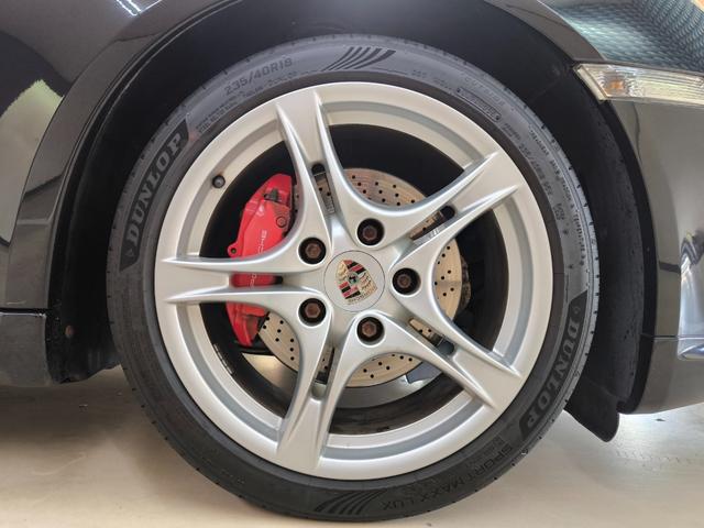 ケイマン Ｓ　ワンオーナー　禁煙車　左ハンドル　走行２万Ｋ台　６速マニュアル車　ハーフレザー　シートヒーター　ナビ　フルセグＴＶ　取説整備手帳　スペアキー　盗難防止システム　　純正１８ＡＷ　ＥＴＣ　横滑り防止機能（19枚目）