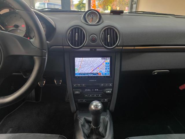 ケイマン Ｓ　ワンオーナー　禁煙車　左ハンドル　走行２万Ｋ台　６速マニュアル車　ハーフレザー　シートヒーター　ナビ　フルセグＴＶ　取説整備手帳　スペアキー　盗難防止システム　　純正１８ＡＷ　ＥＴＣ　横滑り防止機能（22枚目）