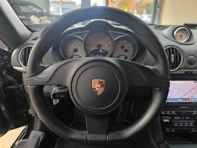 ケイマン Ｓ　ワンオーナー　禁煙車　左ハンドル　走行２万Ｋ台　６速マニュアル車　ハーフレザー　シートヒーター　ナビ　フルセグＴＶ　取説整備手帳　スペアキー　盗難防止システム　　純正１８ＡＷ　ＥＴＣ　横滑り防止機能（28枚目）