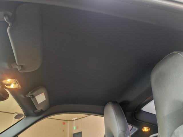 ケイマン Ｓ　ワンオーナー　禁煙車　左ハンドル　走行２万Ｋ台　６速マニュアル車　ハーフレザー　シートヒーター　ナビ　フルセグＴＶ　取説整備手帳　スペアキー　盗難防止システム　　純正１８ＡＷ　ＥＴＣ　横滑り防止機能（35枚目）