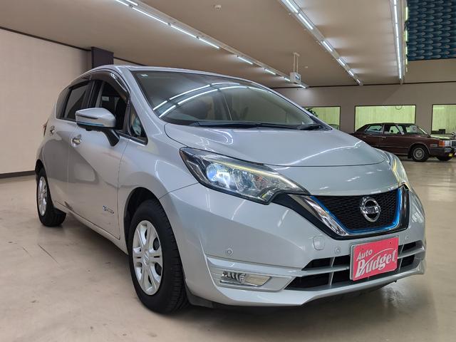 ノート ｅ－パワー　Ｘ　車検整備付　禁煙車　走行１万Ｋ台　純正ナビ　バックカメラ　３６０度カメラ　フルセグＴＶ　衝突軽減ブレーキ　クリアランスソナー　純正デジタルミラー　取説整備手帳　スペアキー　盗難防止システム（3枚目）