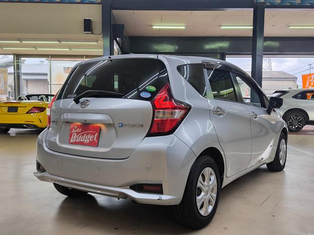 ノート ｅ－パワー　Ｘ　車検整備付　禁煙車　走行１万Ｋ台　純正ナビ　バックカメラ　３６０度カメラ　フルセグＴＶ　衝突軽減ブレーキ　クリアランスソナー　純正デジタルミラー　取説整備手帳　スペアキー　盗難防止システム（5枚目）