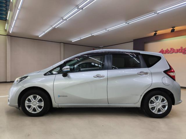 ノート ｅ－パワー　Ｘ　車検整備付　禁煙車　走行１万Ｋ台　純正ナビ　バックカメラ　３６０度カメラ　フルセグＴＶ　衝突軽減ブレーキ　クリアランスソナー　純正デジタルミラー　取説整備手帳　スペアキー　盗難防止システム（8枚目）