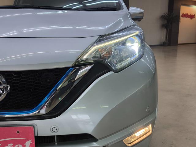 ノート ｅ－パワー　Ｘ　車検整備付　禁煙車　走行１万Ｋ台　純正ナビ　バックカメラ　３６０度カメラ　フルセグＴＶ　衝突軽減ブレーキ　クリアランスソナー　純正デジタルミラー　取説整備手帳　スペアキー　盗難防止システム（10枚目）