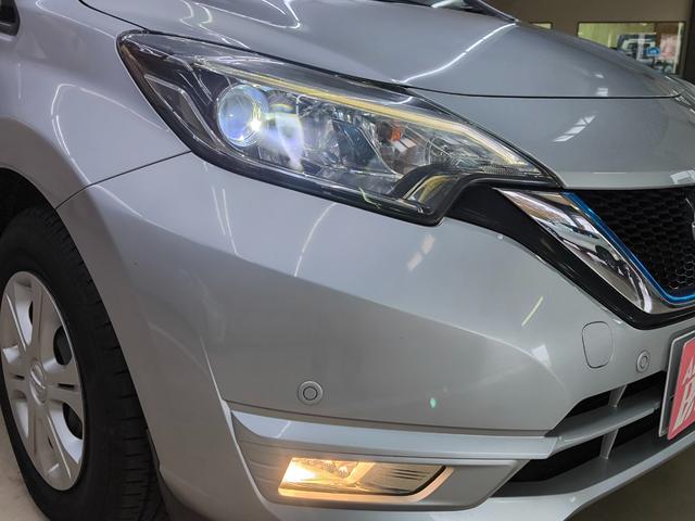 ノート ｅ－パワー　Ｘ　車検整備付　禁煙車　走行１万Ｋ台　純正ナビ　バックカメラ　３６０度カメラ　フルセグＴＶ　衝突軽減ブレーキ　クリアランスソナー　純正デジタルミラー　取説整備手帳　スペアキー　盗難防止システム（11枚目）