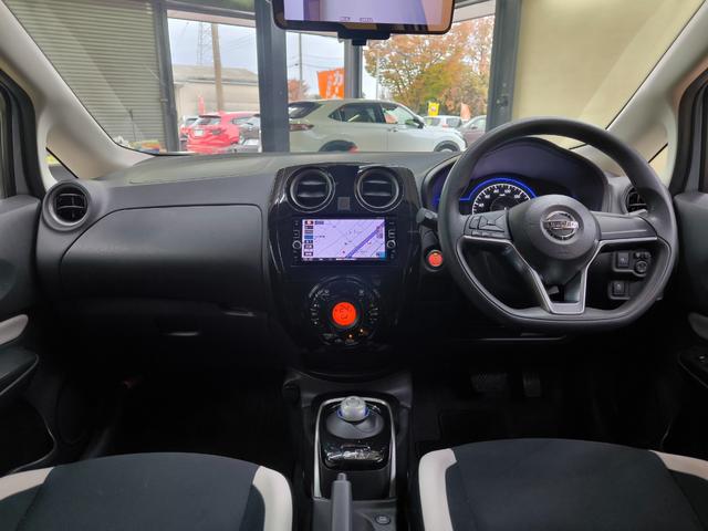 ノート ｅ－パワー　Ｘ　車検整備付　禁煙車　走行１万Ｋ台　純正ナビ　バックカメラ　３６０度カメラ　フルセグＴＶ　衝突軽減ブレーキ　クリアランスソナー　純正デジタルミラー　取説整備手帳　スペアキー　盗難防止システム（18枚目）