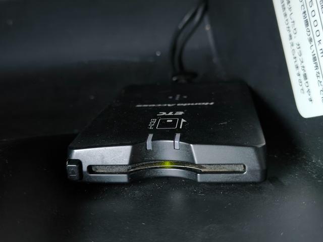 クロスロード 18L ワンオーナー 禁煙車 3列シート 7人乗り 走行6万K台 取扱説明書 保証書 スペアキー 社外オーディオ キーレス ETC オートエアコン ABS 頸部衝撃緩和ヘッドレスト エアバック(29枚目)