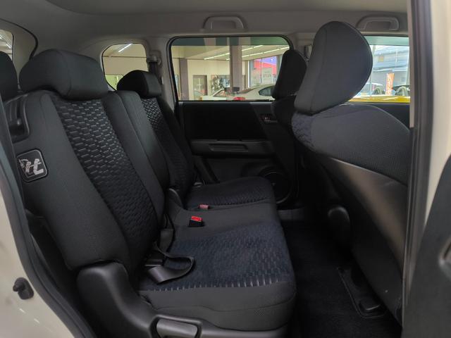 クロスロード 18L ワンオーナー 禁煙車 3列シート 7人乗り 走行6万K台 取扱説明書 保証書 スペアキー 社外オーディオ キーレス ETC オートエアコン ABS 頸部衝撃緩和ヘッドレスト エアバック(32枚目)