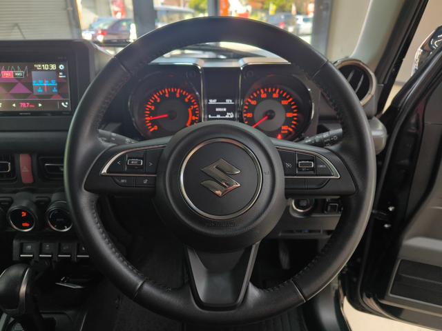 ジムニー ＸＣ　禁煙車　走行１万Ｋ台　車検整備付　シートヒーター　取説整備手帳　スペアキー　デュアルセンサーブレーキサポート　ディスプレーオーディオ　ＬＥＤ　盗難防止システム　衝突安全ボディ　ＥＴＣ　クルコン（31枚目）