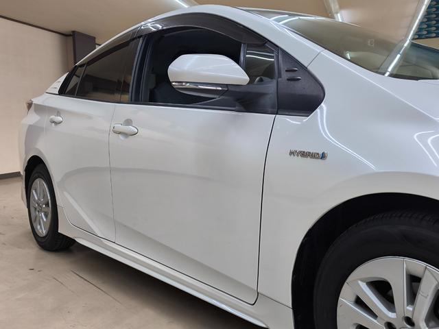 プリウス S 禁煙車 車検R9年3月 プリクラッシュシステム 純正ナビ バックカメラ フルセグTV LEDヘッドライト クルーズコントロール レーンキープアシスト エアロ ETC 盗難防止システム 純正AW(16枚目)