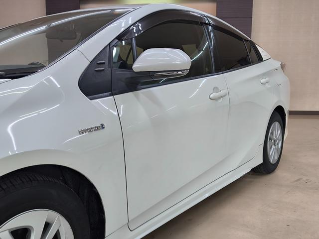 プリウス S 禁煙車 車検R9年3月 プリクラッシュシステム 純正ナビ バックカメラ フルセグTV LEDヘッドライト クルーズコントロール レーンキープアシスト エアロ ETC 盗難防止システム 純正AW(17枚目)