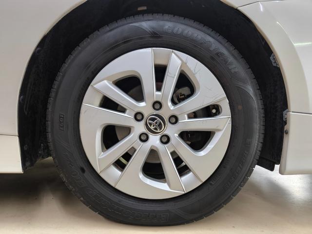 プリウス S 禁煙車 車検R9年3月 プリクラッシュシステム 純正ナビ バックカメラ フルセグTV LEDヘッドライト クルーズコントロール レーンキープアシスト エアロ ETC 盗難防止システム 純正AW(19枚目)