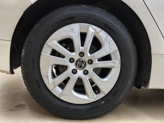 プリウス S 禁煙車 車検R9年3月 プリクラッシュシステム 純正ナビ バックカメラ フルセグTV LEDヘッドライト クルーズコントロール レーンキープアシスト エアロ ETC 盗難防止システム 純正AW(21枚目)