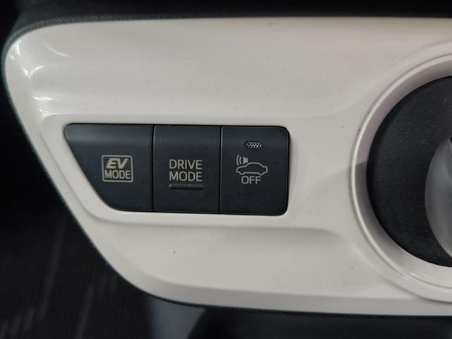 プリウス S 禁煙車 車検R9年3月 プリクラッシュシステム 純正ナビ バックカメラ フルセグTV LEDヘッドライト クルーズコントロール レーンキープアシスト エアロ ETC 盗難防止システム 純正AW(35枚目)