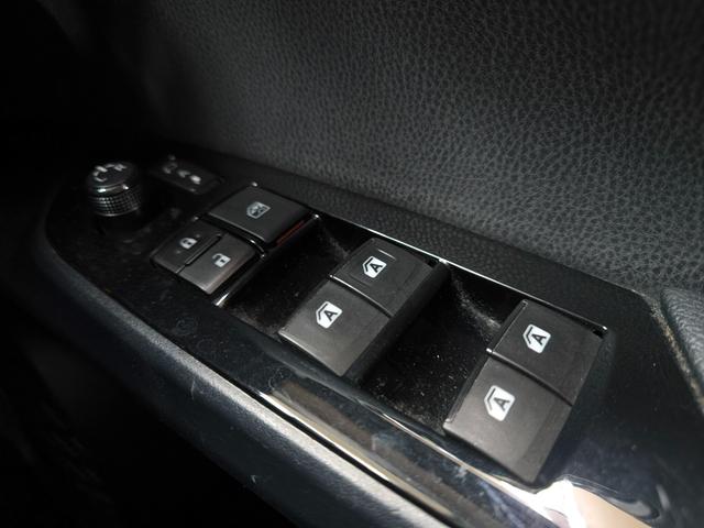 プリウス S 禁煙車 車検R9年3月 プリクラッシュシステム 純正ナビ バックカメラ フルセグTV LEDヘッドライト クルーズコントロール レーンキープアシスト エアロ ETC 盗難防止システム 純正AW(45枚目)