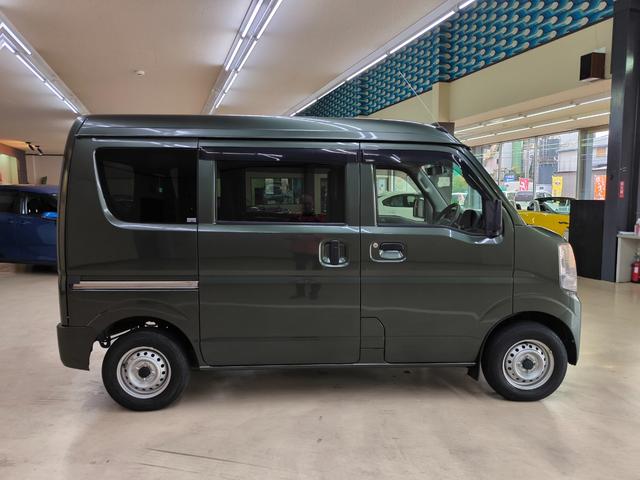 エブリイ ＰＣ　ワンオーナー　禁煙車　走行０．８万Ｋ台　キーレス　取説整備手帳　スペアキー　頸部衝撃緩和ヘッドレスト　ＡＢＳ　横滑り防止機能　ドライブレコーダー　エアコン　パワステ　パワーウインドウ　両側スライドドア（4枚目）