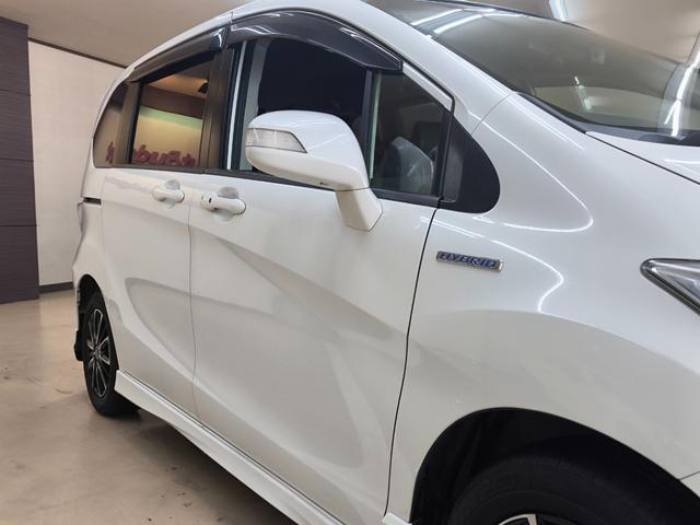 �E�C���J�[�~���[���̗p����Ă���܂��I�O���ɃE�C���J�[���z�u���ꂽ���ƂŎ��͂��王�F����₷���Ȃ�A���S�ɍv�����܂���